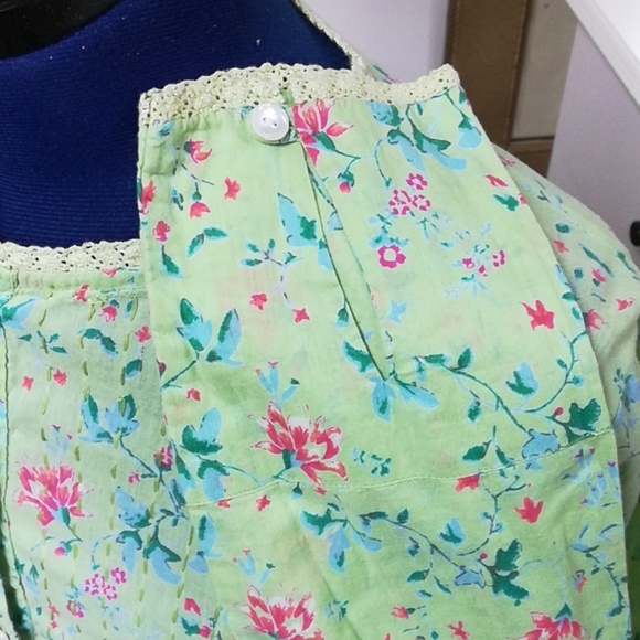 Floral handprint tunic. - Picture 3 of 5
